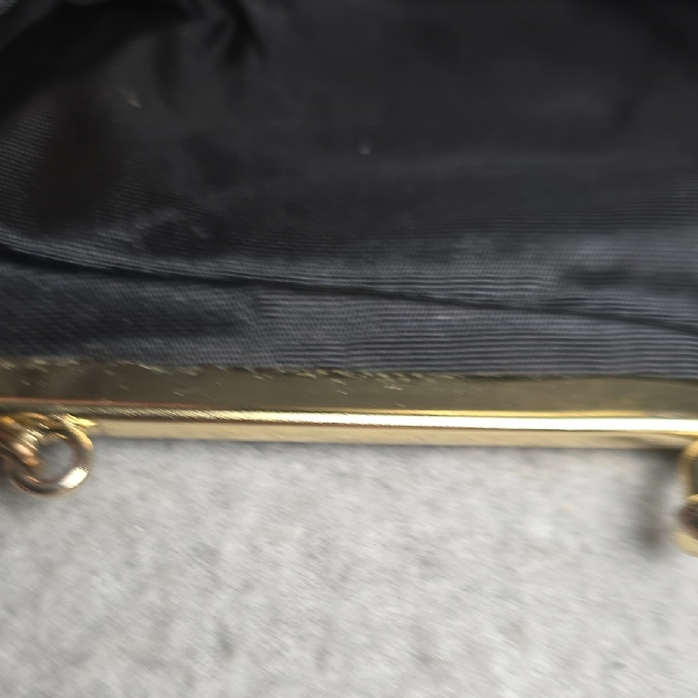 Elegant Vintage Black Suede Kiss Lock Chain Evening Bag - Picture 14 of 14